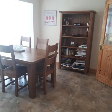 Tatil Evi No 9 The Willows, Ballinamore, Entire *