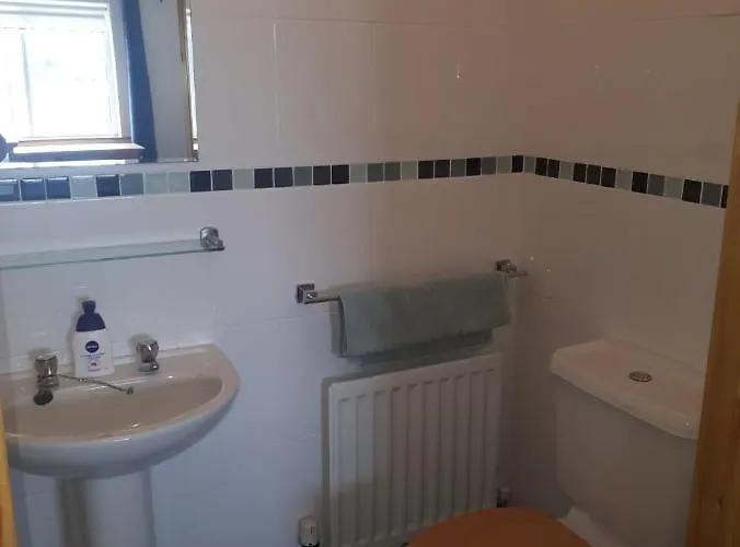 No 9 The Willows, Ballinamore, Entire *